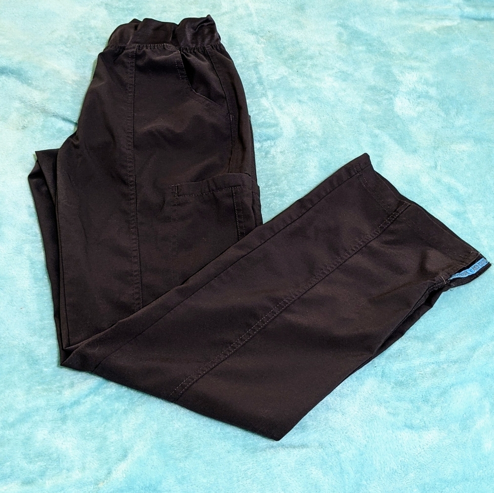 Med Couture grey scrub pants